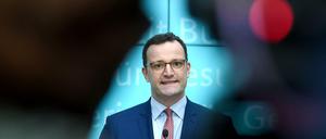 Ein Mann und ein Pieks: Jens Spahn (CDU) hat die Impfpflicht durchgesetzt. 
