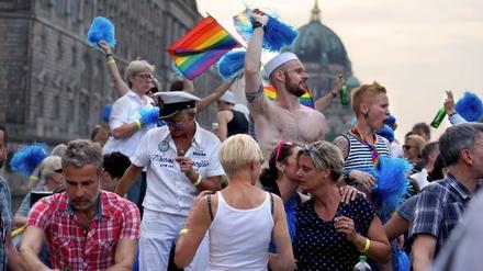 Der CSD auf der Spree 2018. 