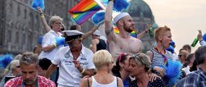 Der CSD auf der Spree 2018. 