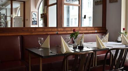 Pariser Charme. Spiegel, Glas und viel Holz dominieren im „Lina“.