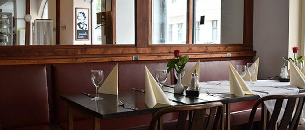 Pariser Charme. Spiegel, Glas und viel Holz dominieren im „Lina“.