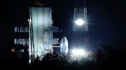 Die unbemannte Raumsonde "Chandrayaan-2" steht nach dem abgesagten Start auf der Satellitenstartrampe MkIII in Indien. 