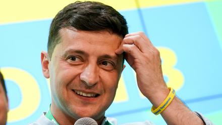 Wolodymyr Selenskyj, Präsident der Ukraine, spricht mit Medien im Hauptsitz seiner Partei. 