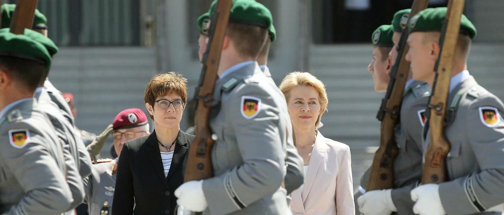 Annegret Kramp-Karrenbauer bei der Amtseinführung als Verteidigungsministerin.