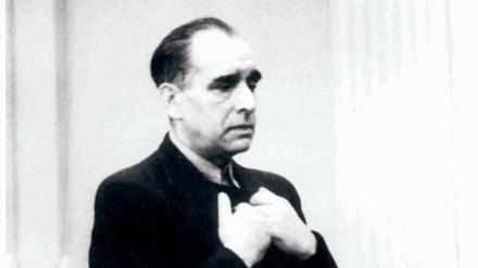 Julius Leber, ein enger Vertrauter Stauffenbergs, wird am 20. Oktober 1944 vom „Volksgerichtshof“ zum Tode verurteilt und am 5. Januar 1945 in Berlin-Plötzensee erhängt.