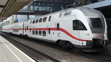 So soll der österreichische Doppelstock-Zug im DB-Design aussehen.