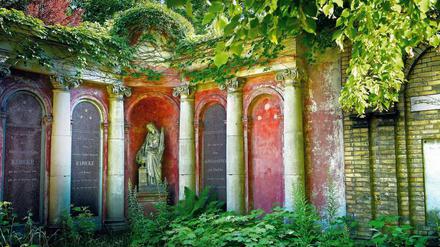 Sanfte Melancholie. Das Mauergrab Radicke/von Oppen auf dem Luisenstädtischen Friedhof ist im Stil der Neorenaissance gestaltet.