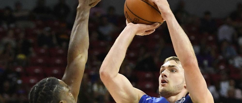 Tyler Cavanaugh - hier im Einsatz in der NBA Summer League - wechselt in die Bundesliga zu Alba Berlin. 