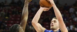 Tyler Cavanaugh - hier im Einsatz in der NBA Summer League - wechselt in die Bundesliga zu Alba Berlin. 