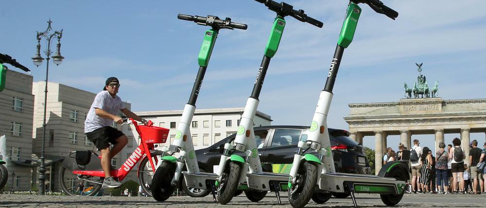 E-Tretroller, Fahrräder, Autos. Alles zum ausleihen bereit.