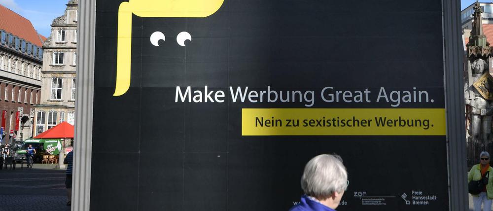Ein Plakat gegen sexistische Werbung in Bremen.