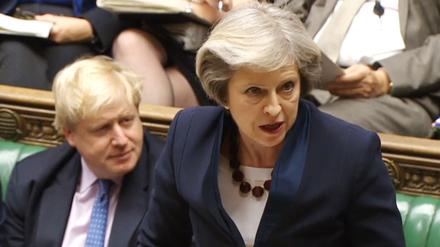 Der zweite Mann drängt nach vorn: Boris Johnson als Außenminister 2017 im Unterhaus hinter Premierministerin Theresa May.