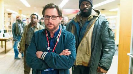 Herr der Bücher. Stuart Goodson (Emilio Estevez, links) kämpft für die Rechte der Obdachlosen.