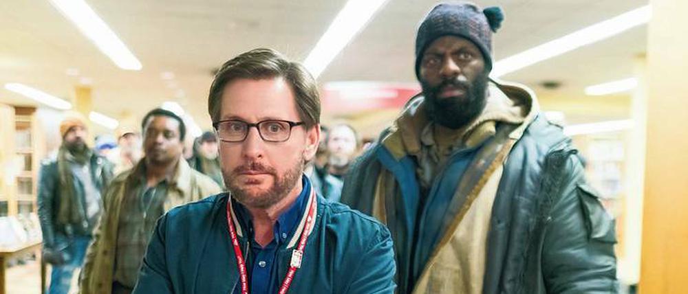 Herr der Bücher. Stuart Goodson (Emilio Estevez, links) kämpft für die Rechte der Obdachlosen.