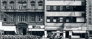 Ein von Adolf Rading entworfenes Geschäftshaus mit Apotheke am Blücherplatz in Breslau, gebaut zwischen 1925 und 1928.