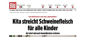 Schlagzeile in der "Bild"-Ausgabe vom 23. Juli und bei bild.de Mittlerweile gilt das Schweinefleisch-Verbot in der Leipziger Kita nicht mehr.