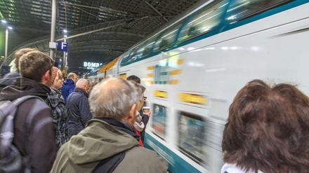 Ein Zug der Odeg auf der Berliner Stadtbahn. Der RE2 fährt nach Königs Wusterhausen.