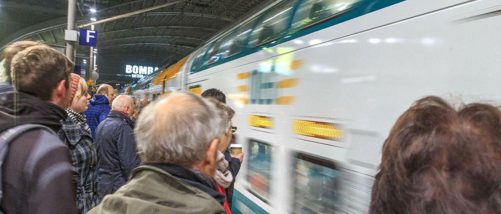 Ein Zug der Odeg auf der Berliner Stadtbahn. Der RE2 fährt nach Königs Wusterhausen.