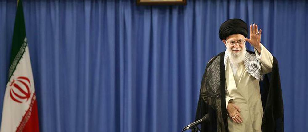 Offizielles Bild des geistigen Oberhaupts des Iran, Ayatollah Ali Khamenei, bei einer Ansprache in Teheran.