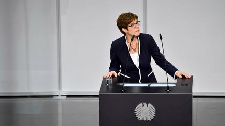 Annegret Kramp-Karrenbauer bei ihrer ersten Rede als Ministerin.