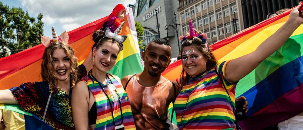 Buntes Berlin. Die LGBTI-Community feiert den 41. Christopher Street Day.