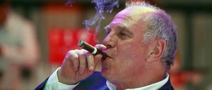Genießer. Uli Hoeneß weiß, wie er seine Erfolge feiert.