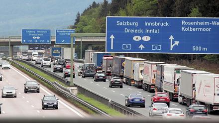 Tirol möchte den Lkw-Verkehr über die Inntalautobahn und den Brenner gedrosselt sehen.