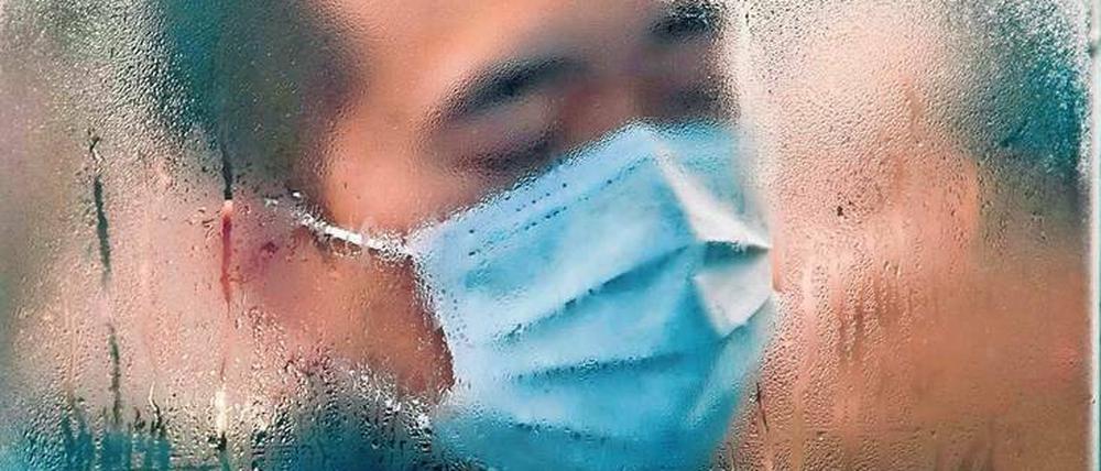 Die Serie „Tokyo Compression“ (2010-2013) hat Michael Wolf von außen auf einem U-Bahnhof fotografiert.