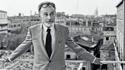 Mann mit Stil. Primo Levi im Jahr 1980. Nach der ersten Veröffentlichung schrieb er viele weitere Erzählungen.