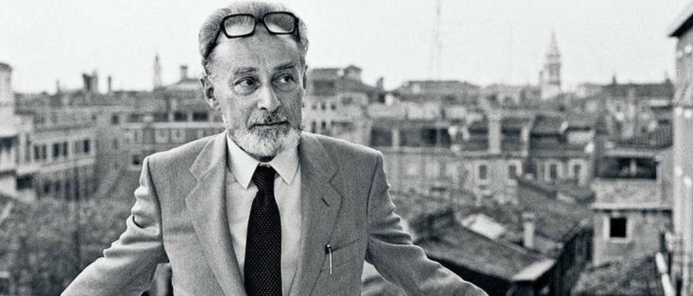 Mann mit Stil. Primo Levi im Jahr 1980. Nach der ersten Veröffentlichung schrieb er viele weitere Erzählungen.