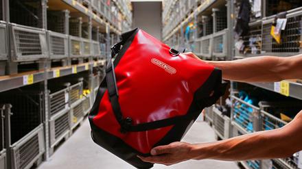 Ortlieb-Tasche im Lager des Herstellers in Heilbronn