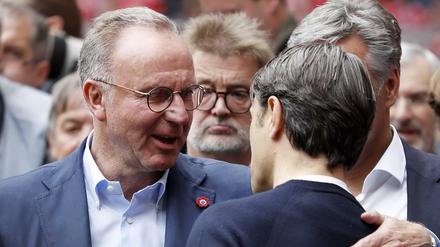 Ungleiches Paar. Karl-Heinz Rummenigge achtet genau darauf, was Niko Kovac sagt.