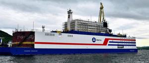 Die „Akademik Lomonossow“ im Hafen von Murmansk. 