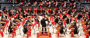 Das National Youth Orchestra of the USA wird in Berlin von Antonia Pappano dirigiert.