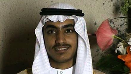 Ein von der CIA 2017 veröffentlichtes Foto aus einem Video zeigt Hamsa bin Laden bei seiner Hochzeit. 