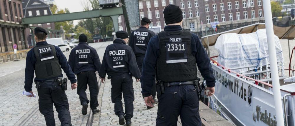 Berliner Polizisten bekommen fünf Millionen Euro - damit werden einzelne Beamte belohnt, aber auch Teams.