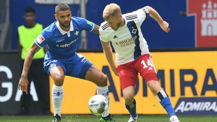 Elfmeterheld. Hamburgs Aaron Hunt (r.) erzielte den späten Ausgleich.