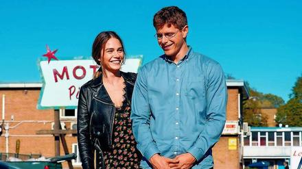 Millionenschwer. Pierre-Paul (Alexandre Landry) und seine Freundin Camille (Maripier Morin).