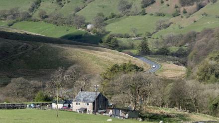 Idyll. Der Yorkshire Dales Nationalpark in Cumbria ist geprägt Tälern und geheimnisvollen Kalksteinhöhlen.