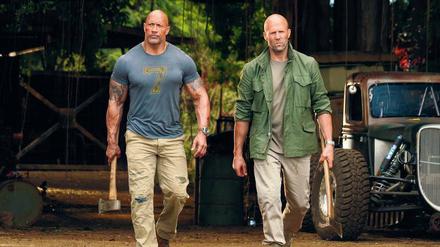 Alphamännchen unter sich. Hobbs (Dwayne Johnson) und Shaw (Jason Statham) bereiten sich mit vorsintflutlicher Technik auf den Showdown vor.
