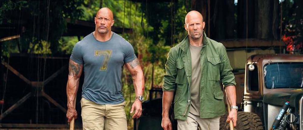 Alphamännchen unter sich. Hobbs (Dwayne Johnson) und Shaw (Jason Statham) bereiten sich mit vorsintflutlicher Technik auf den Showdown vor.