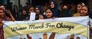 Frauen in Mumbai protestieren gegen die in Indien weit verbreitete Gewalt gegen Frauen und Mädchen.