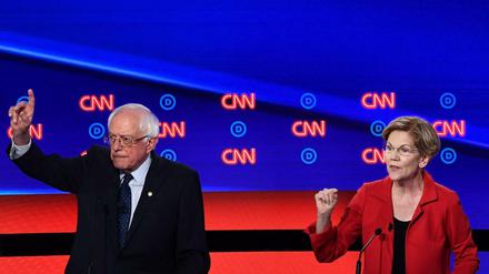 Bernie Sanders und Elizabeth Warren bei der TV-Debatte 