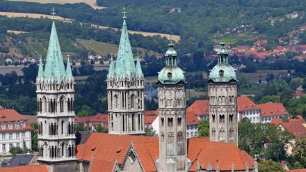 Thüringens AfD greift die evangelische Kirche - hier der Dom im sachsen-anhaltinischen Naumburg - scharf an. Die schlug jetzt zurück.