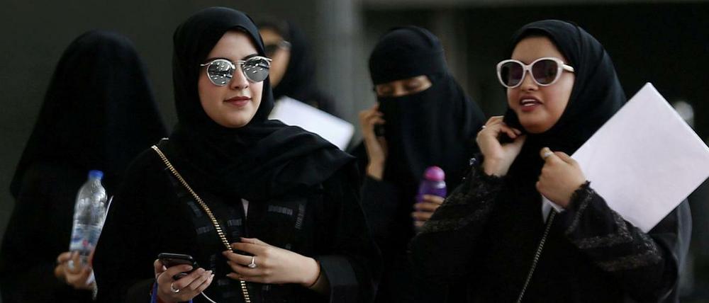 Saudi-arabische Studentinnen in Riad