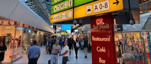Ein Blick in Terminal B am letzten Freitag in den Sommerferien.