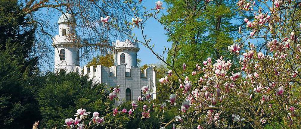 Wie im Märchen. Die Pfaueninsel ist immer ein beliebtes Ausflugsziel. Das Schloss allerdings wird derzeit generalsaniert und kann erst in einigen Jahren wieder besichtigt werden. 