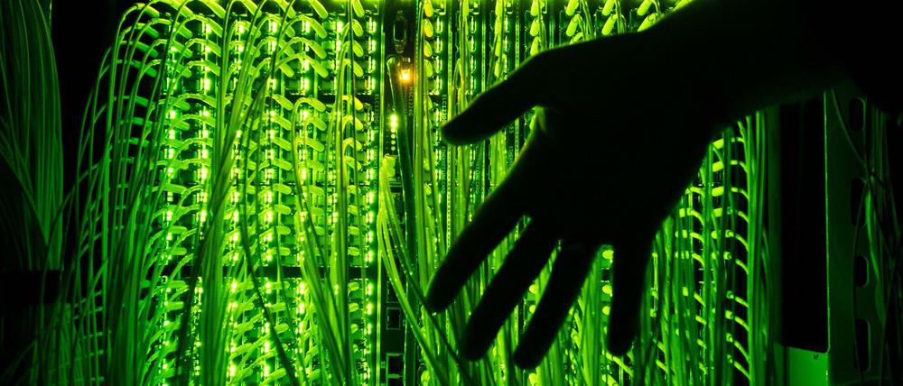 Macht Deutschland sich erpressbar, wenn sensible Daten aus US-amerikanischen Servern liegen?