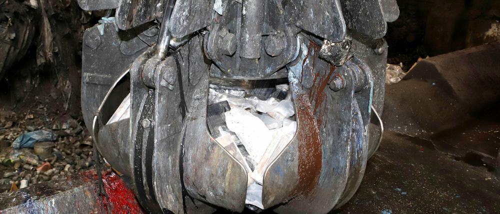 In Hamburg sind anderthalb Tonnen Kokain entdeckt worden: Kokain-Pakete werden in einer Müllverbrennungsanlage vernichtet.