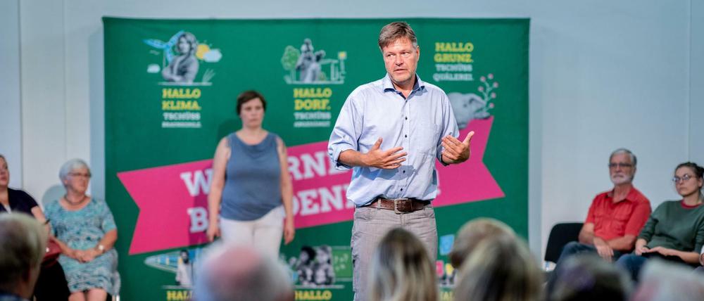 Robert Habeck, Bundesvorsitzender von Bündnis 90/Die Grünen, auf einer Wahlkampfveranstaltung in Cottbus.